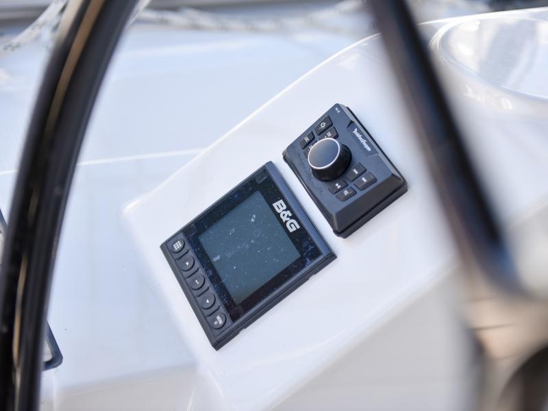 Book yachts online - sailboat - Bavaria Cruiser 41 - NIXIE - rent