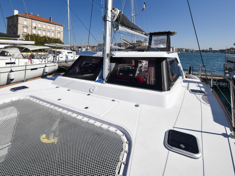 Book yachts online - catamaran - Aventura 34 - LAUREMI - rent