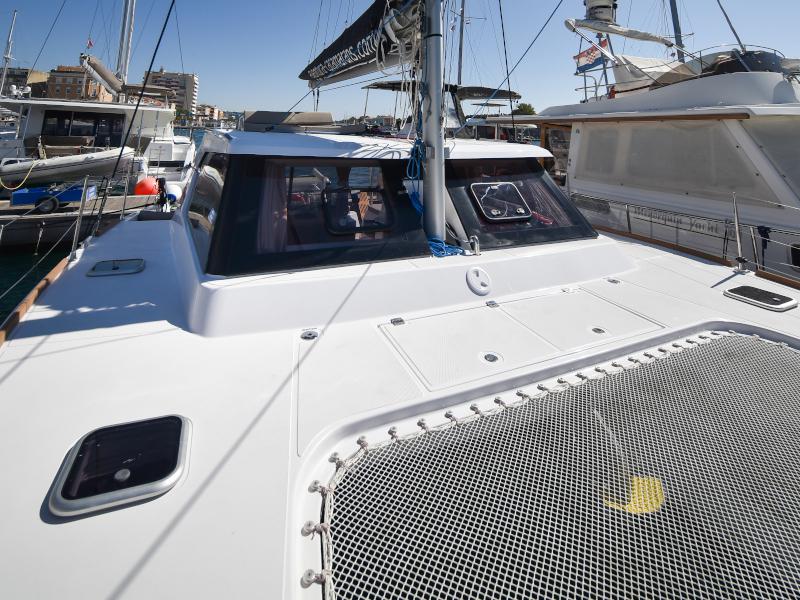 Book yachts online - catamaran - Aventura 34 - LAUREMI - rent