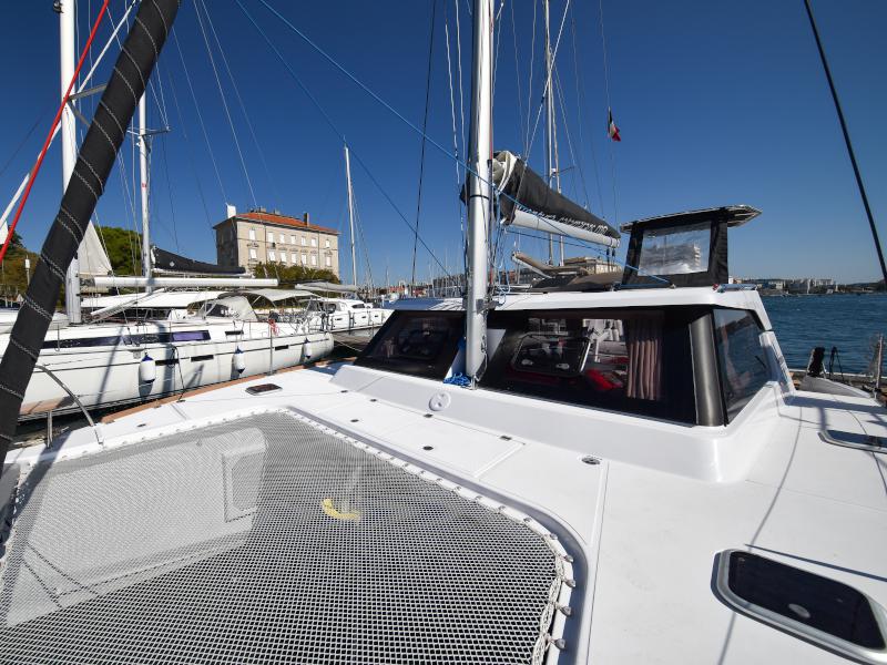 Book yachts online - catamaran - Aventura 34 - LAUREMI - rent