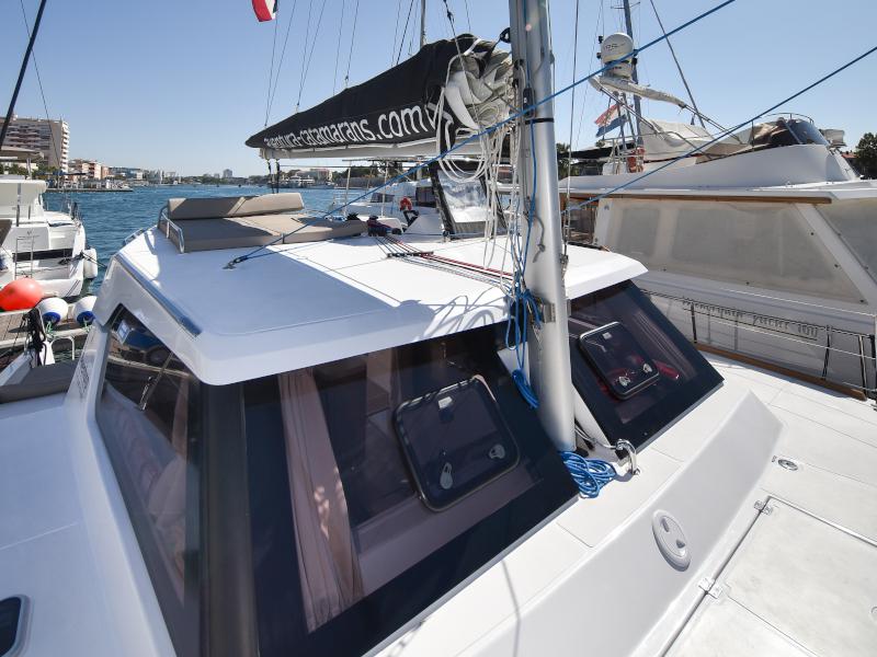 Book yachts online - catamaran - Aventura 34 - LAUREMI - rent
