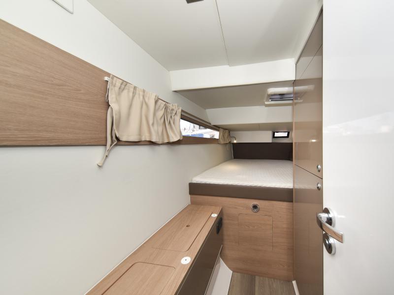 Book yachts online - catamaran - Aventura 34 - LAUREMI - rent