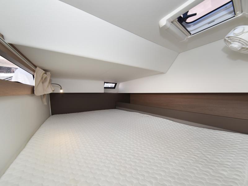 Book yachts online - catamaran - Aventura 34 - LAUREMI - rent