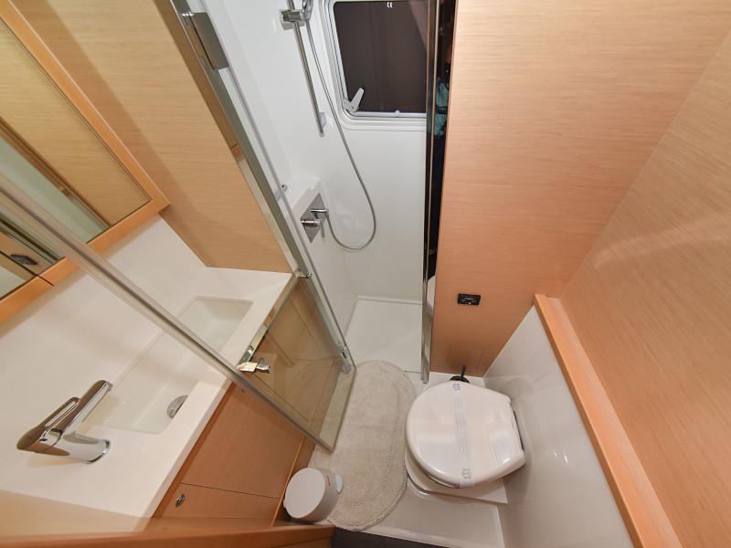 Book yachts online - catamaran - Lagoon 520 Flybridge - Largo Winch - rent