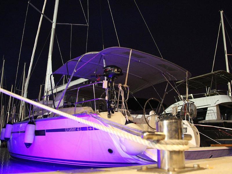 Book yachts online - sailboat - Bavaria Cruiser 41 - CHILL BILL - rent
