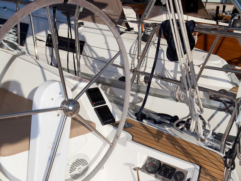 Book yachts online - sailboat - Bavaria Cruiser 37 - MARIJA - rent