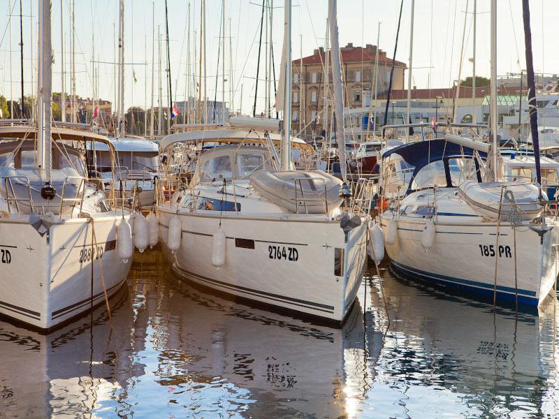 Book yachts online - sailboat - Bavaria Cruiser 37 - MARIJA - rent