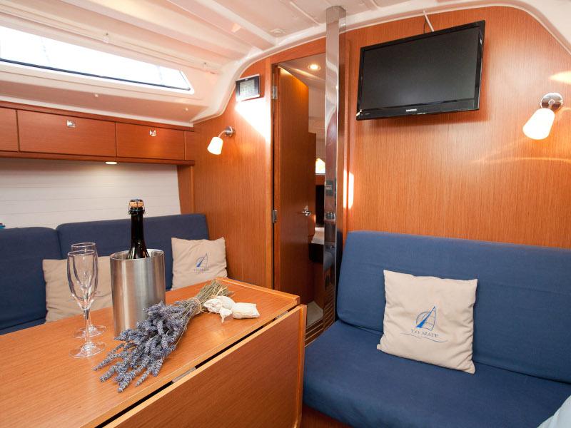 Book yachts online - sailboat - Bavaria Cruiser 37 - MARIJA - rent