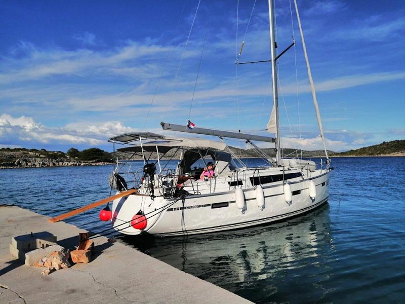 Book yachts online - sailboat - Bavaria Cruiser 37 - MARIJA - rent
