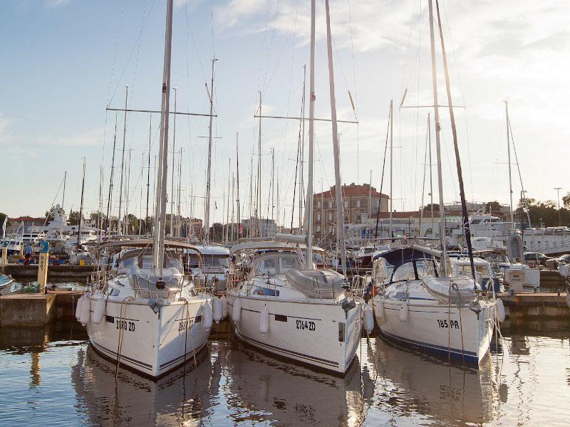 Book yachts online - sailboat - Bavaria Cruiser 37 - MARIJA - rent