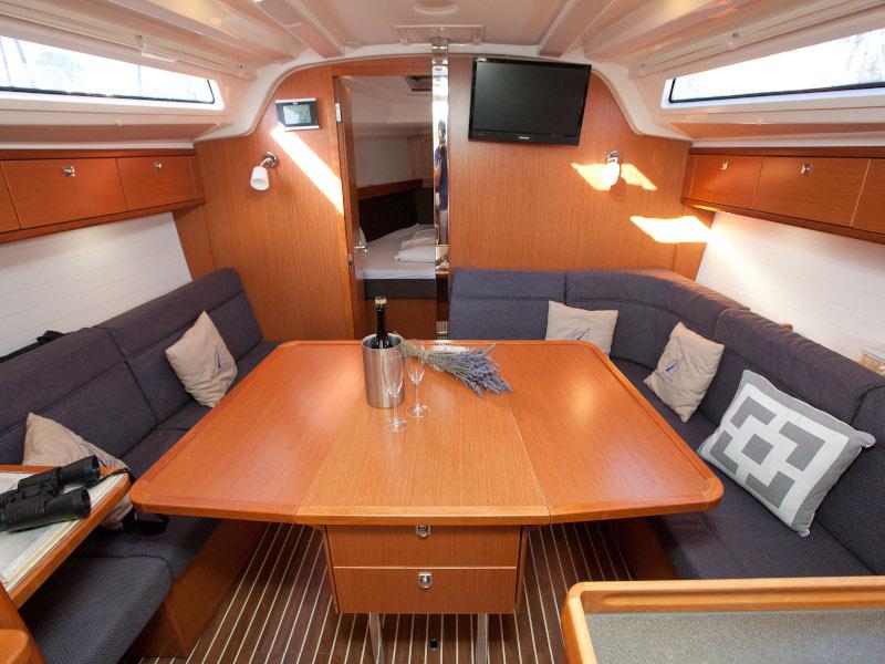 Book yachts online - sailboat - Bavaria Cruiser 37 - GOSPOJA  - rent