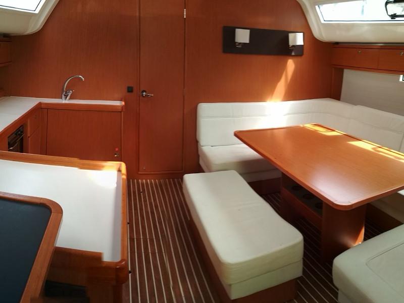 Book yachts online - sailboat - Bavaria Cruiser 51 - Agata - rent