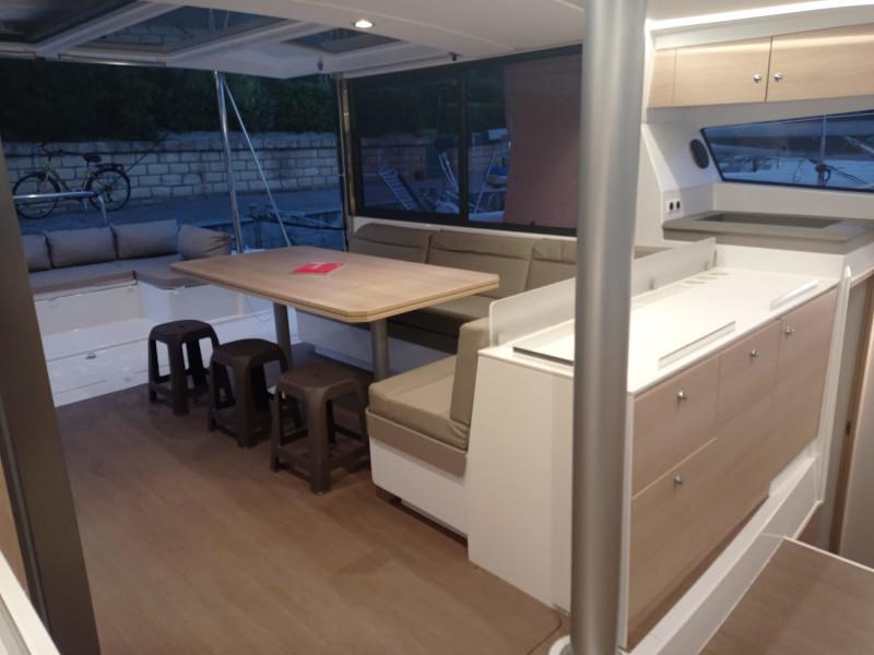 Book yachts online - catamaran - Bali 4.3 - Mary - rent