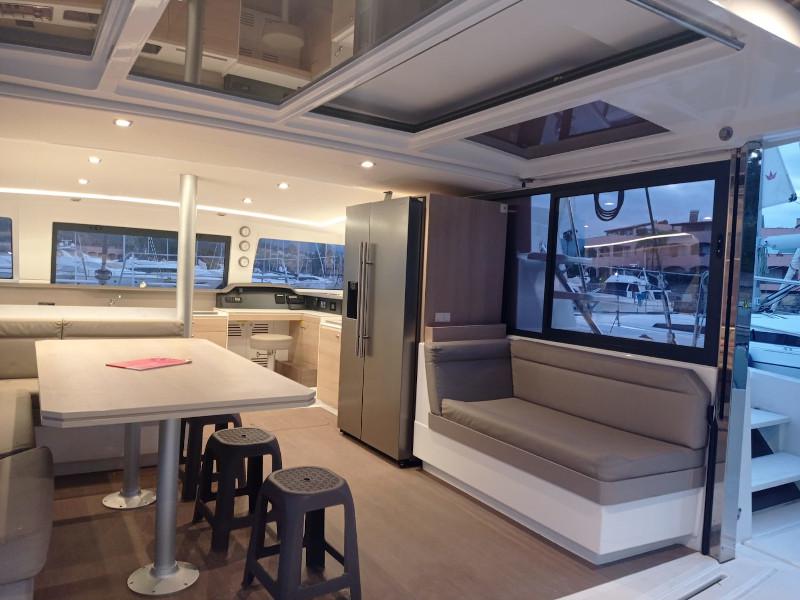 Book yachts online - catamaran - Bali 4.3 - Mary - rent