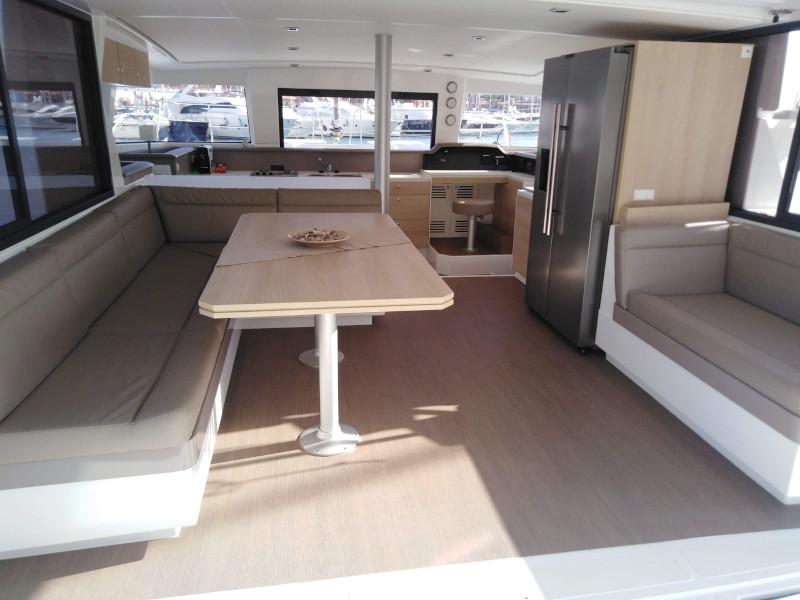 Book yachts online - catamaran - Bali 4.3 - Mary - rent