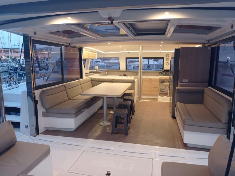 Book yachts online - catamaran - Bali 4.3 - Mary - rent