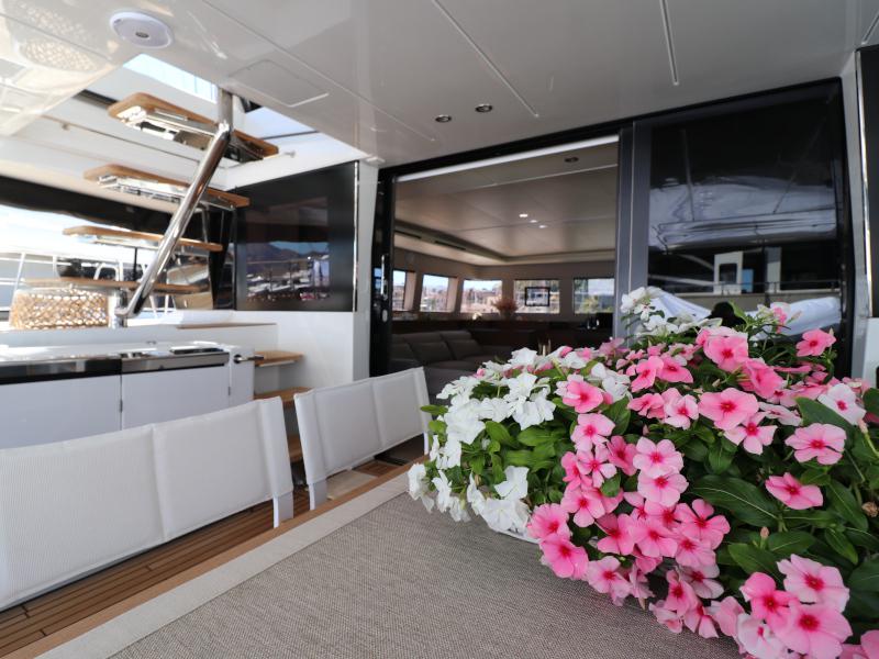 Book yachts online - powercatamaran - Lagoon 630 - Dragò - rent