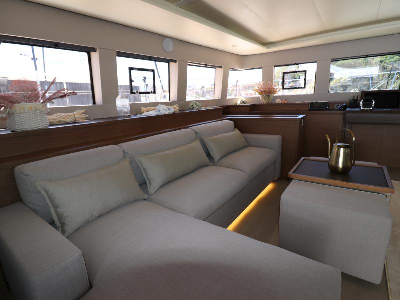 Book yachts online - powercatamaran - Lagoon 630 - Dragò - rent