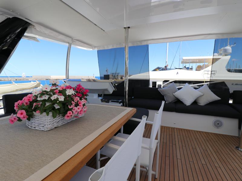 Book yachts online - powercatamaran - Lagoon 630 - Dragò - rent
