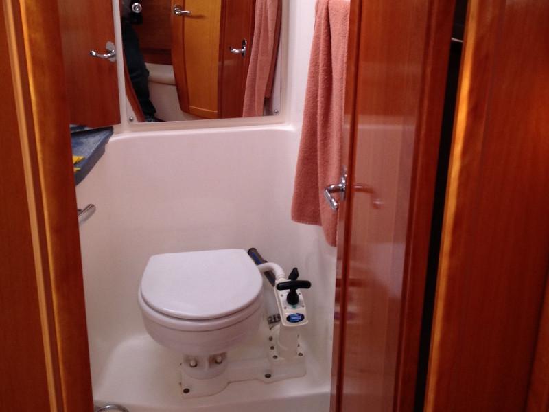 Book yachts online - sailboat - Bavaria 42 Cruiser - Katia - rent