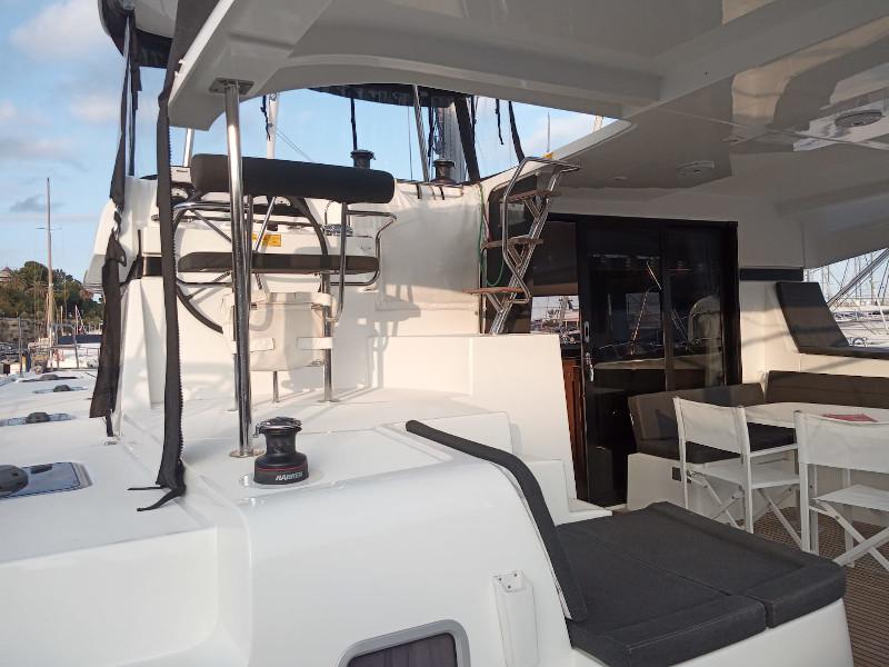Book yachts online - catamaran - Lagoon 42 (4+2)  A/C - WM- Gen - Memi  - rent