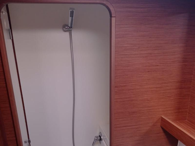 Book yachts online - catamaran - Lagoon 42 (4+2)  A/C - WM- Gen - Lux - rent