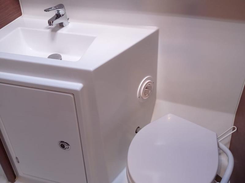 Book yachts online - catamaran - Lagoon 42 (4+2)  A/C - WM- Gen - Lux - rent