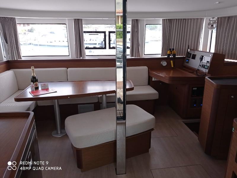 Book yachts online - catamaran - Lagoon 42 (4+2)  A/C - WM- Gen - Lux - rent