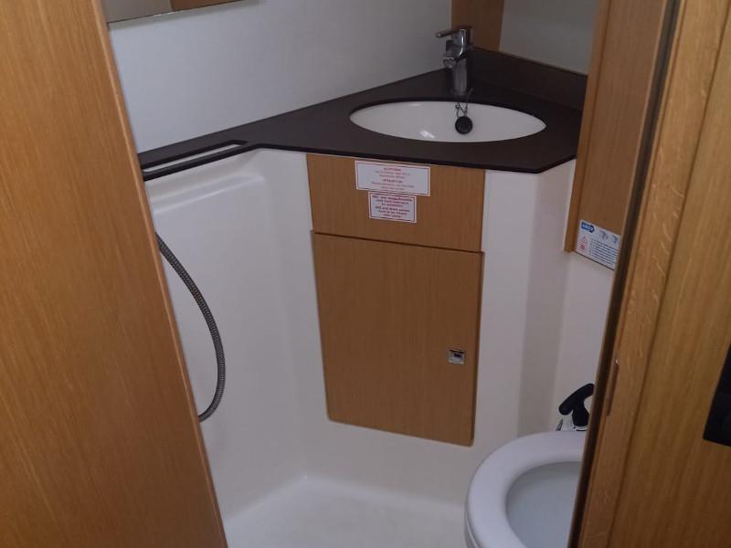 Book yachts online - sailboat - Bavaria Cruiser 46 - Skyfall - rent