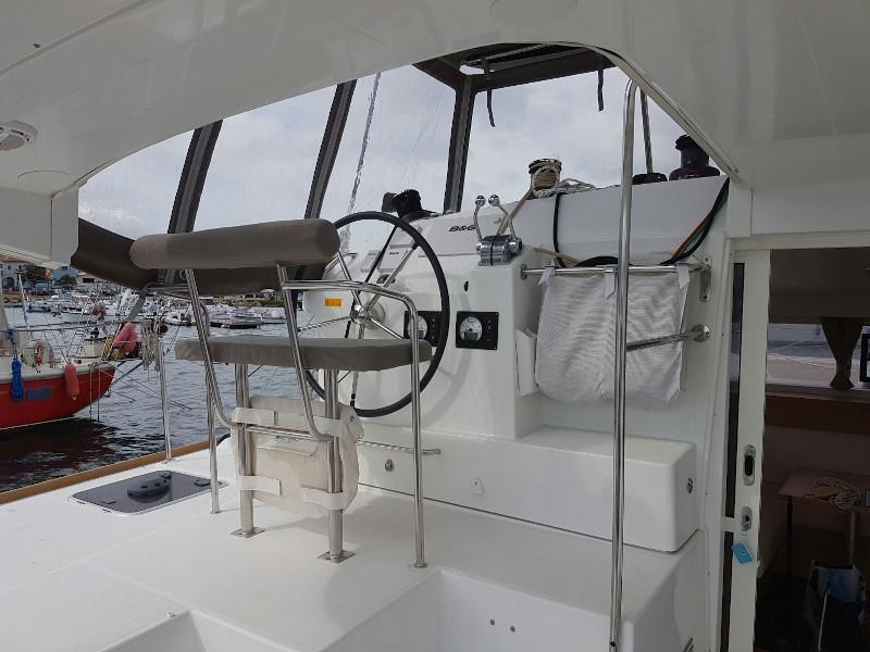 Book yachts online - catamaran - Lagoon 400 S2 - Laura - rent