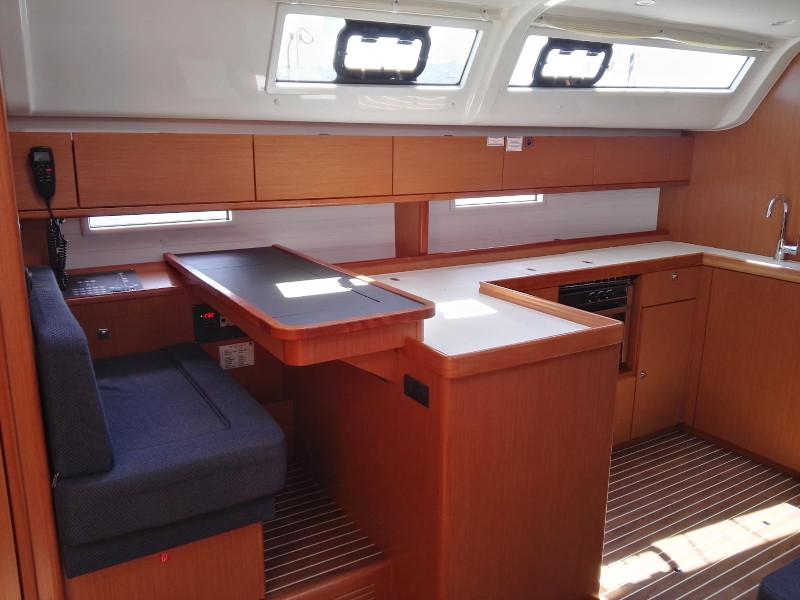 Book yachts online - sailboat - Bavaria Cruiser 51 - Nora - rent