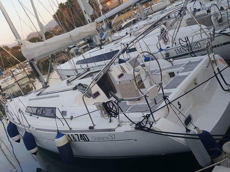 Book yachts online - sailboat - Beneteau Oceanis 37 - Acqu - rent