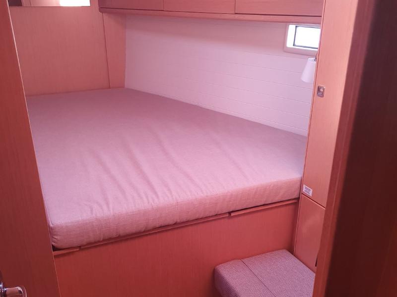 Book yachts online - sailboat - Bavaria Cruiser 46 - Spectre - rent