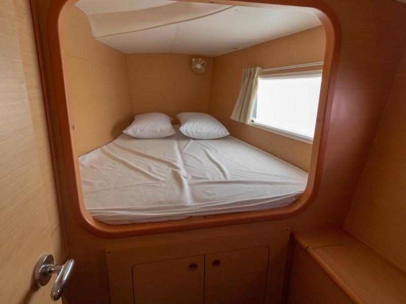 Book yachts online - catamaran - Lagoon 380 S2 - GIULIA - rent