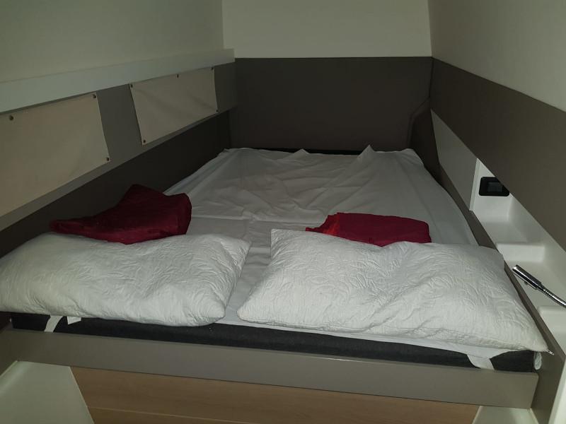 Book yachts online - catamaran - Bali 4.3 - Caparbio - A/C WM Generator - rent