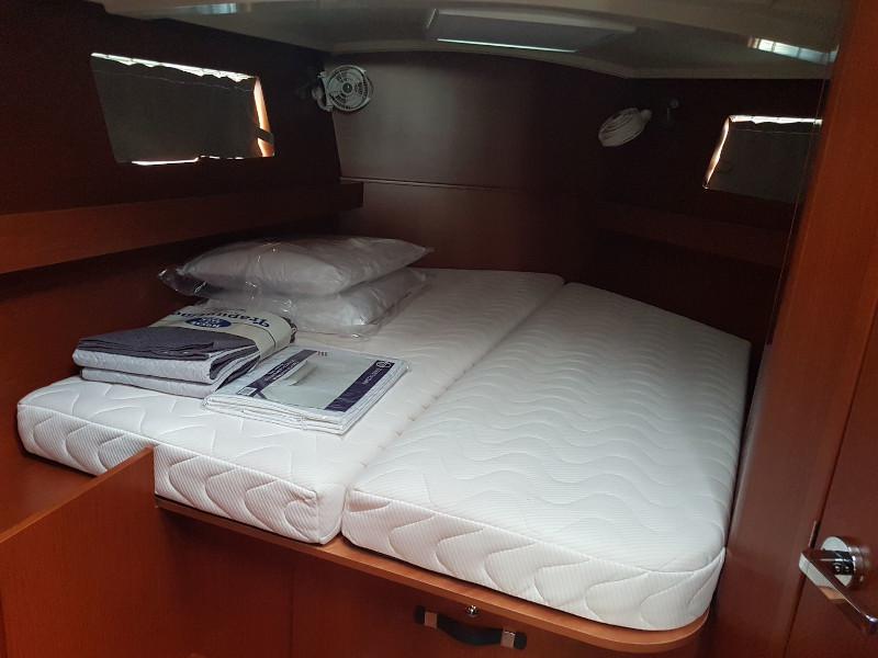 Book yachts online - sailboat - Oceanis 41.1 - Gloria - rent