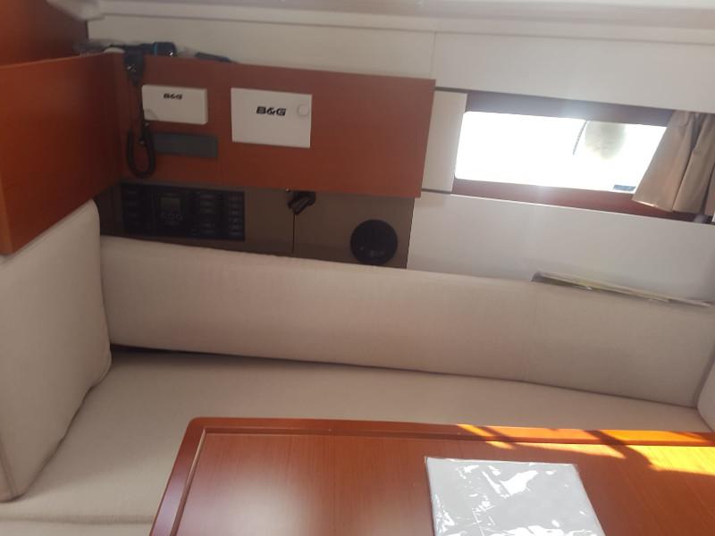 Book yachts online - sailboat - Oceanis 38.1 - Matilde - rent