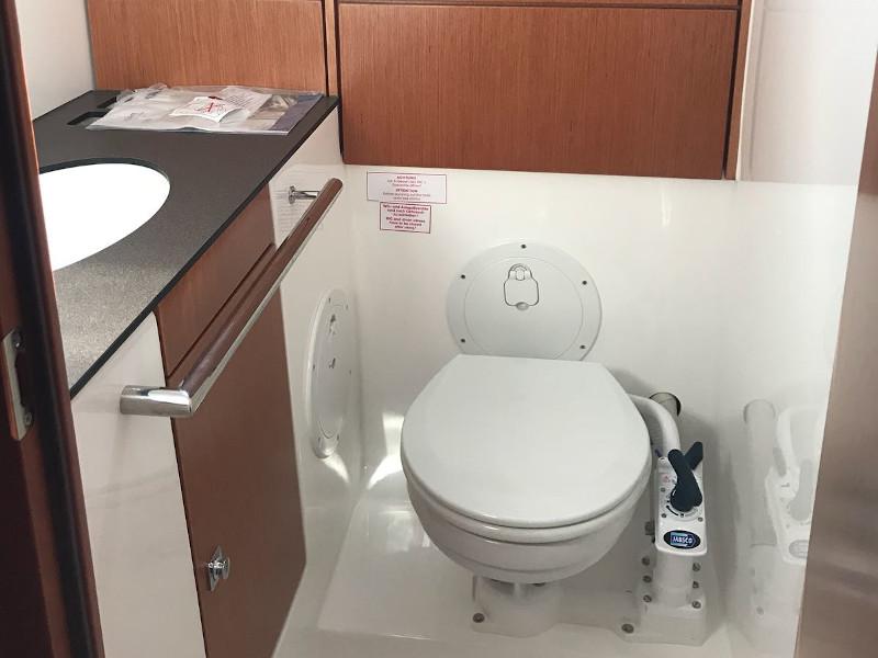 Book yachts online - sailboat - Bavaria Cruiser 46 - Andrea - rent