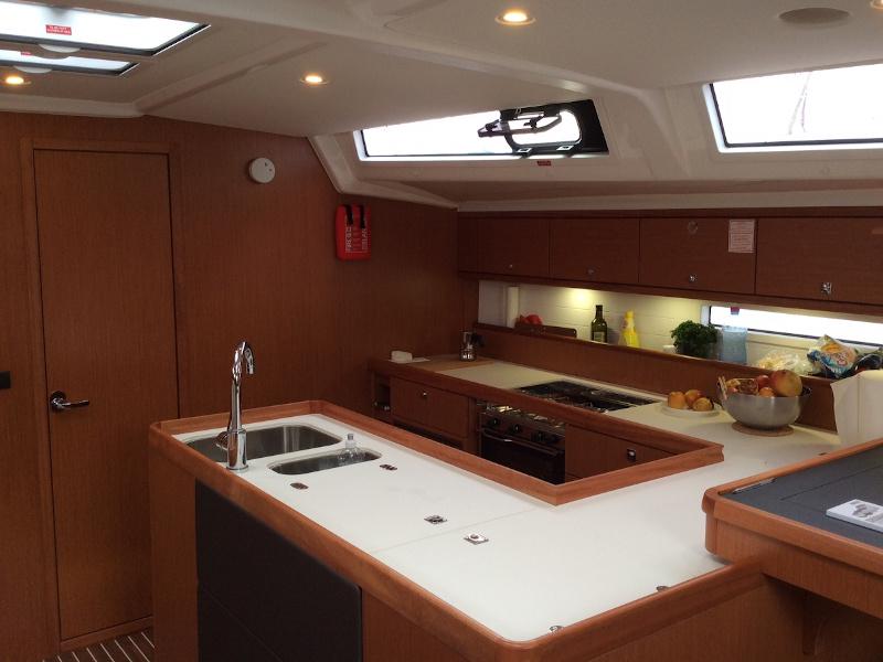 Book yachts online - sailboat - Bavaria Cruiser 56 - Dignity - rent