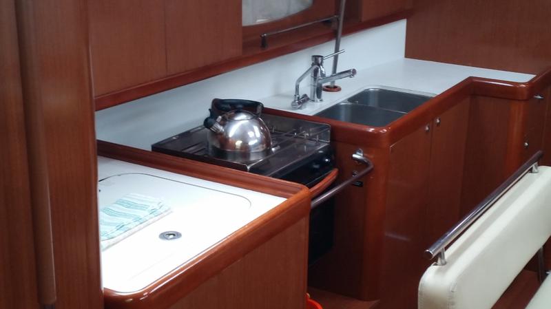 Book yachts online - sailboat - Oceanis 43 - Carmen (sails 2018) - rent