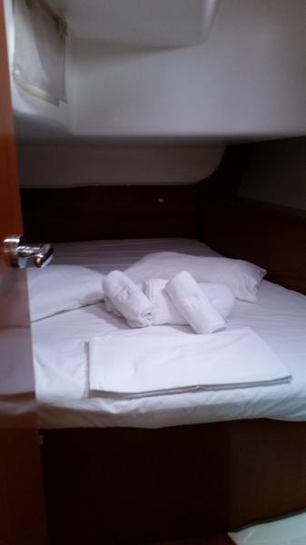 Book yachts online - sailboat - Oceanis 43 - Carmen (sails 2018) - rent