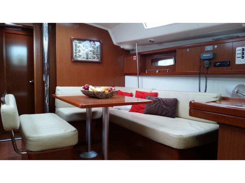 Book yachts online - sailboat - Oceanis 43 - Carmen (sails 2018) - rent