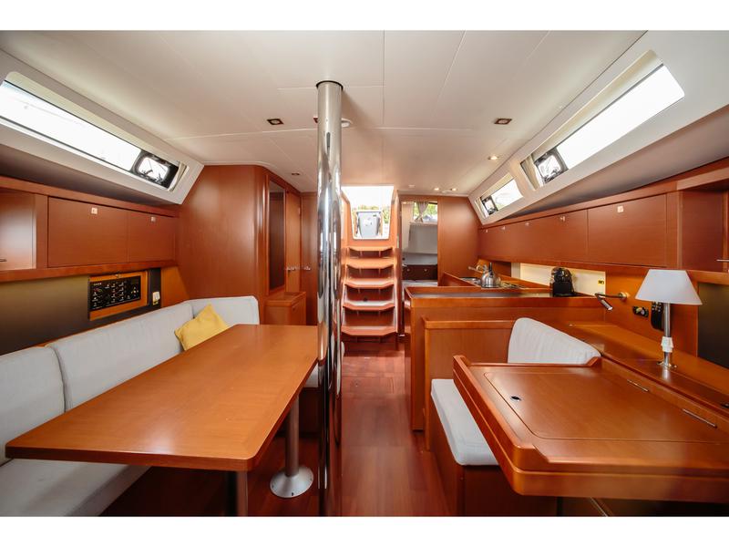 Book yachts online - sailboat - Oceanis 41 Style - Mia - Standard line - rent