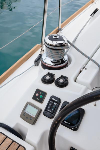 Book yachts online - sailboat - Oceanis 41 Style - Mia - Standard line - rent