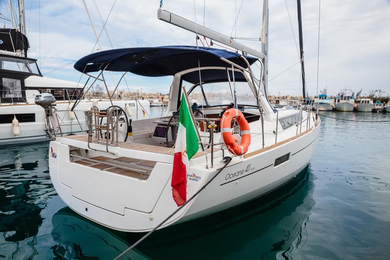Book yachts online - sailboat - Oceanis 41 Style - Mia - Standard line - rent