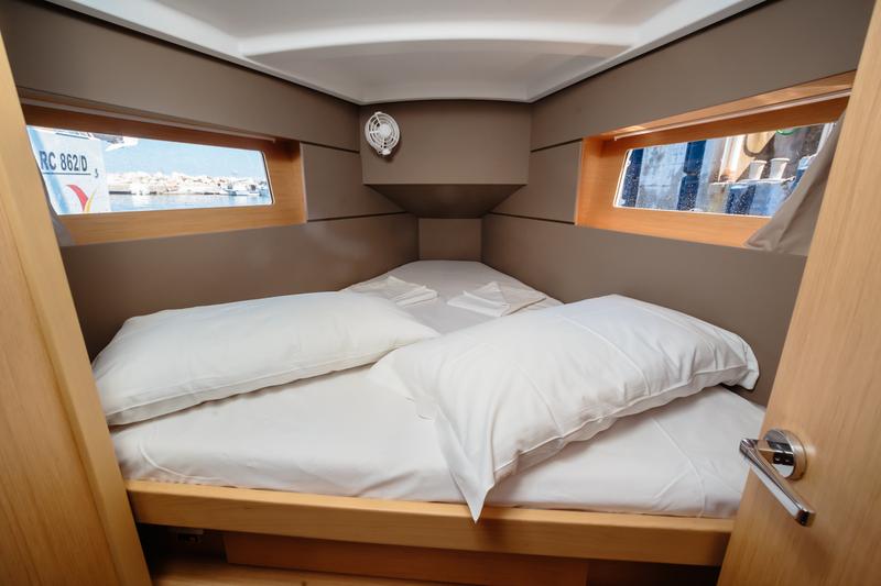 Book yachts online - sailboat - Oceanis 35.1 - New - Comfort line - rent