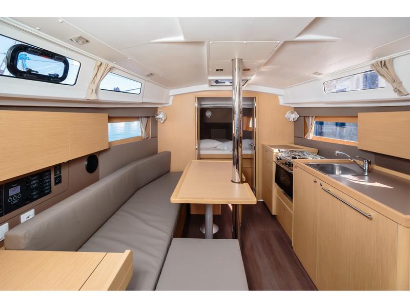 Book yachts online - sailboat - Oceanis 35.1 - Altamarea - Comfort line - rent