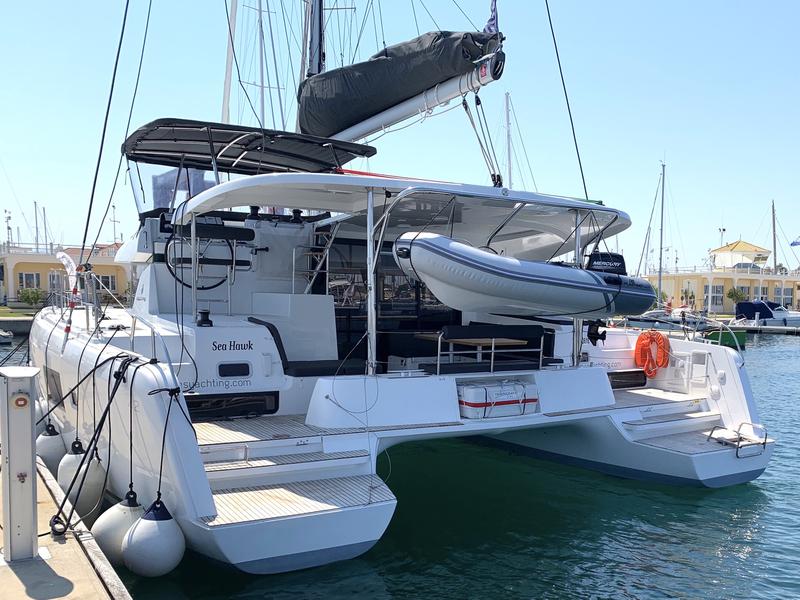 Book yachts online - catamaran - Lagoon 42 - Sea Hawk - rent