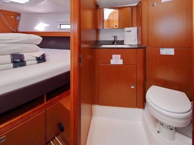 Book yachts online - sailboat - Bavaria Cruiser 41 - Calamari - rent