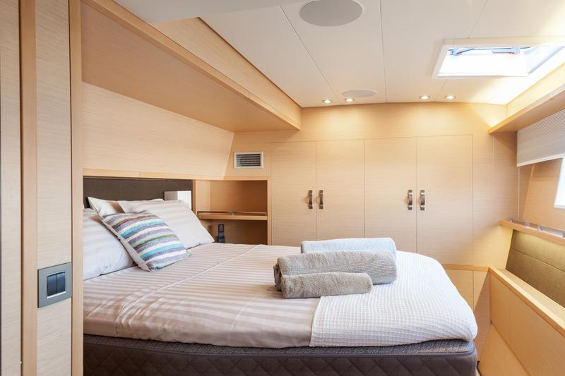 Book yachts online - catamaran - Lagoon 52 - Kepi - rent